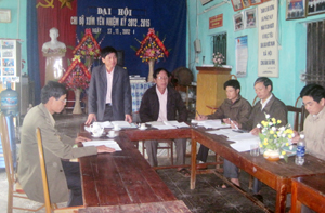 Ban Mặt trận thôn hàng ngày đến làm việc tại nhà văn hóa được quy định cụ thể trong hương ước của thôn Yên (Kim Truy - Kim Bôi).